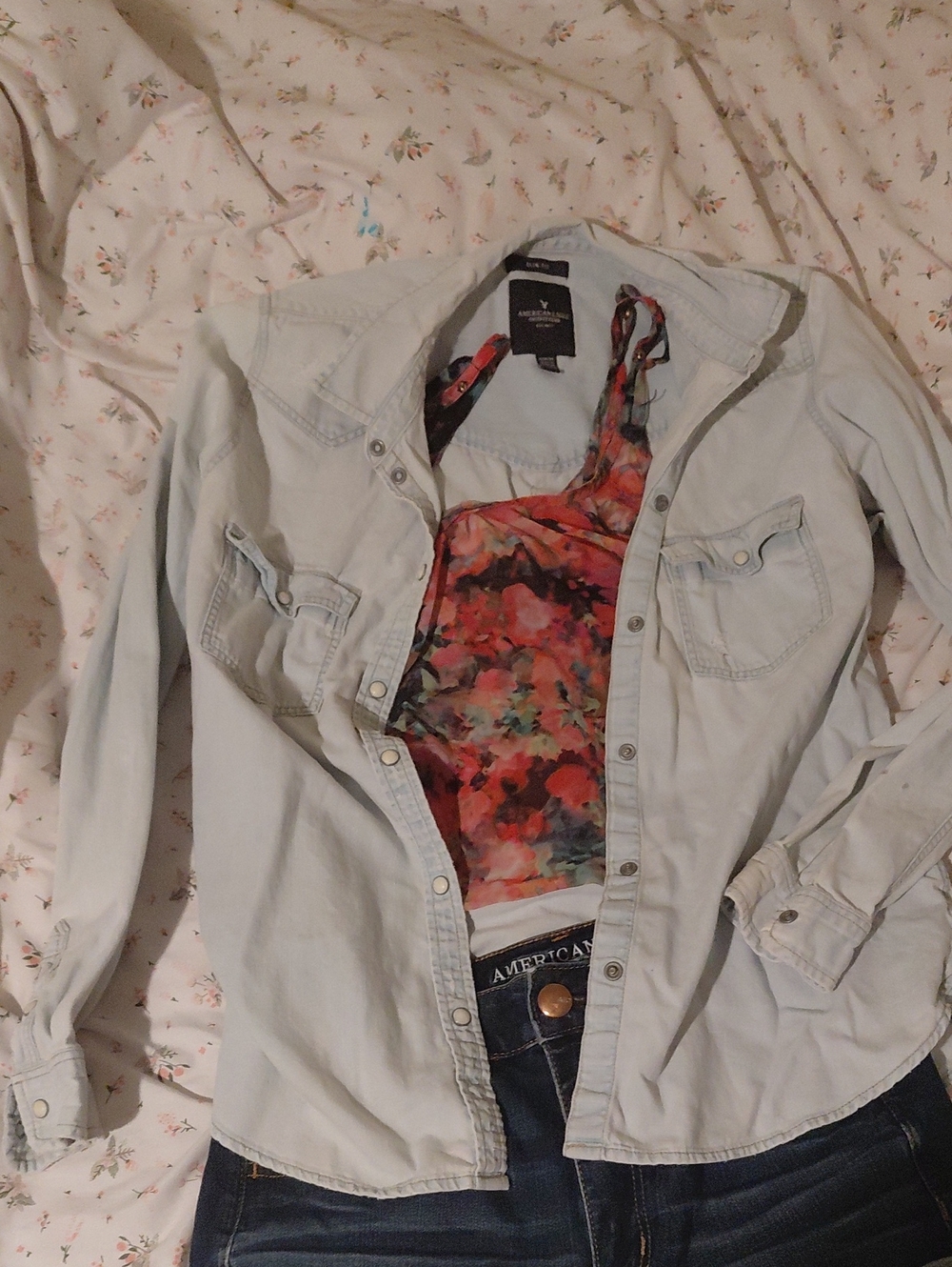 American Eagle Outfitters Light Wash Denim Jacket in Pale Blue